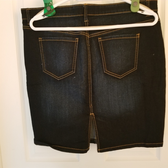 Jean Skirt - Picture 2 of 2